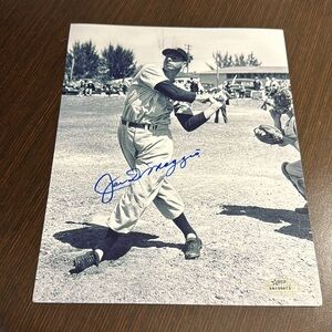 Joe DiMaggio New York Yankees Signed 8 x 10 photo